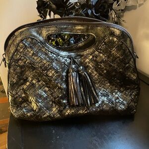 Patricia Nash sora, silver pewter level clutch handbag